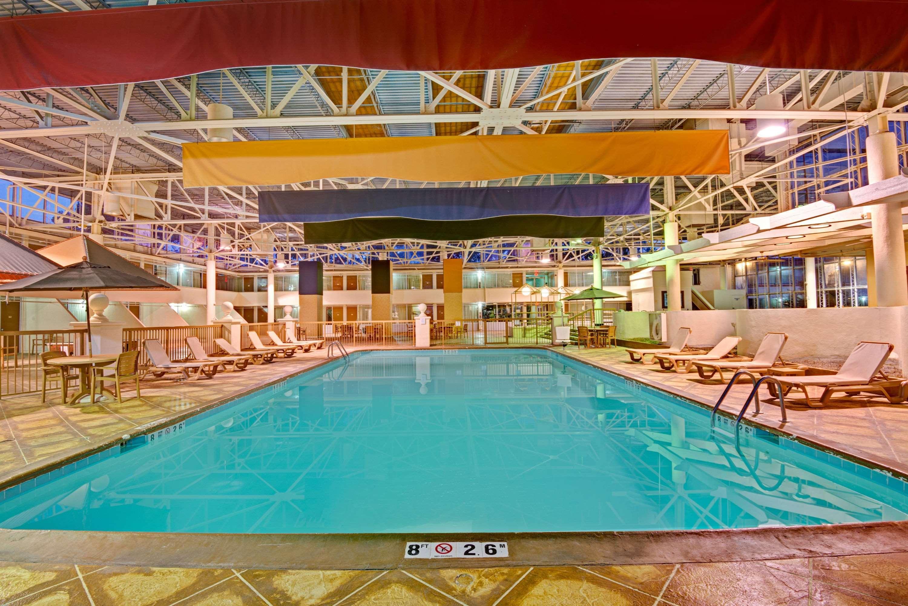 Days Inn By Wyndham Montgomery Near Aum מראה חיצוני תמונה