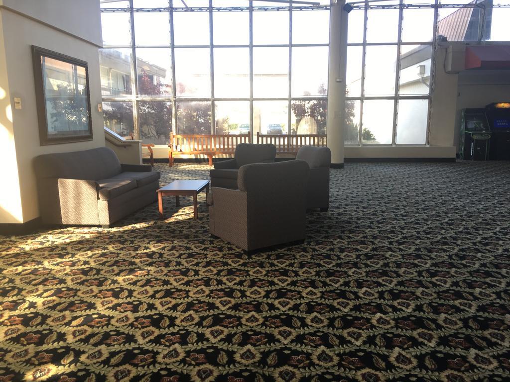 Days Inn By Wyndham Montgomery Near Aum מראה חיצוני תמונה