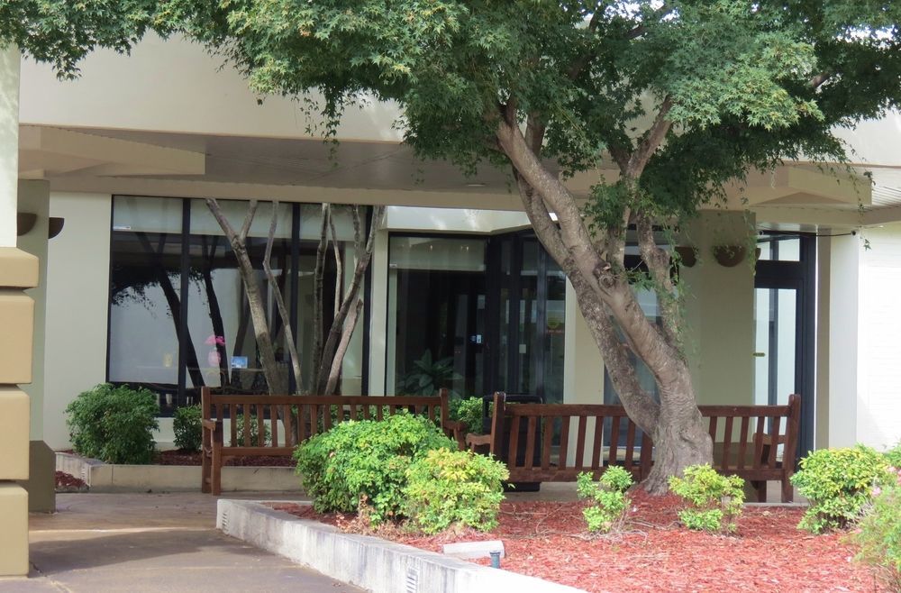 Days Inn By Wyndham Montgomery Near Aum מראה חיצוני תמונה